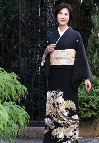 作家物　めでたい日なにピッタリな鴛鴦の 総刺繍高級黒留袖23点フルセット 留袖レンタル｜結婚式｜手刺繍｜フルセット｜母親着物レンタル｜親族