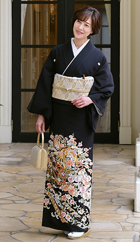 留袖鳳凰吉祥文様